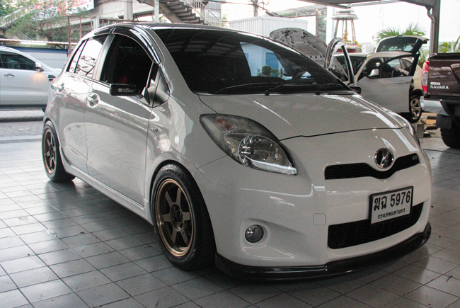 TOYOTA YARIS club kenwood ddx616wbt