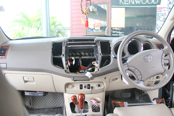 FORTUNER จอ kenwood ตรงรุ่น ลำโพงเสาเอ