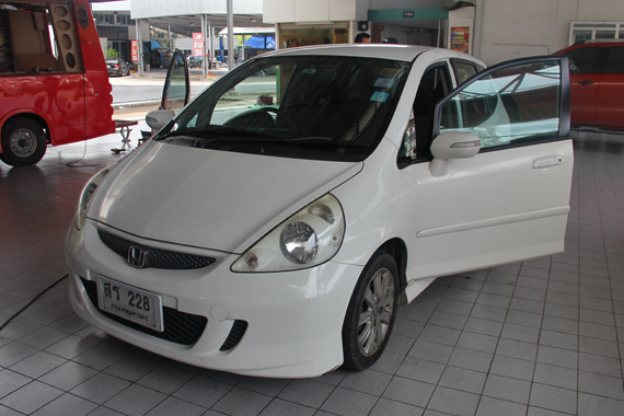 ติดตั้งเครื่องเสียงรถยนต์ใน HONDA JAZZ