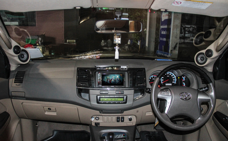 TOYOTA FORTUNER เครื่องเสียง