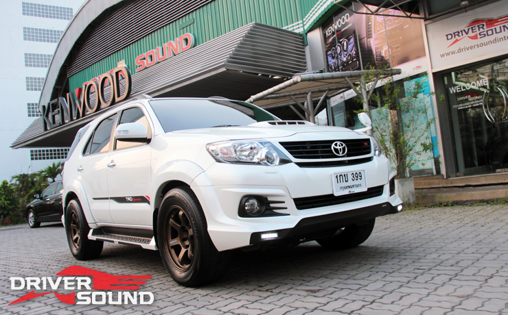  TOYOTA FORTUNER เครื่องเสียง