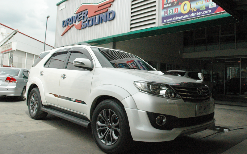 TOYOTA FORTUNER เครื่องเสียง